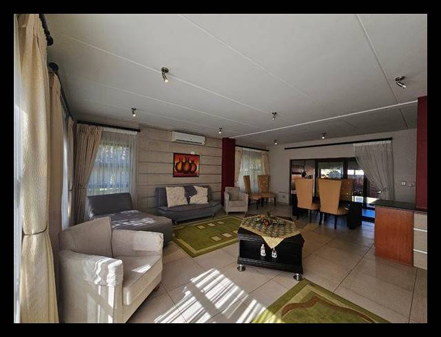 4 BEDROOM HOUSE FOR SALE IN GLEN EAGLE ESTATE